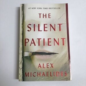 The Silent Patient SIGNED AUTOGRAPHED by Alex Michaelides Paperback Book Kristin